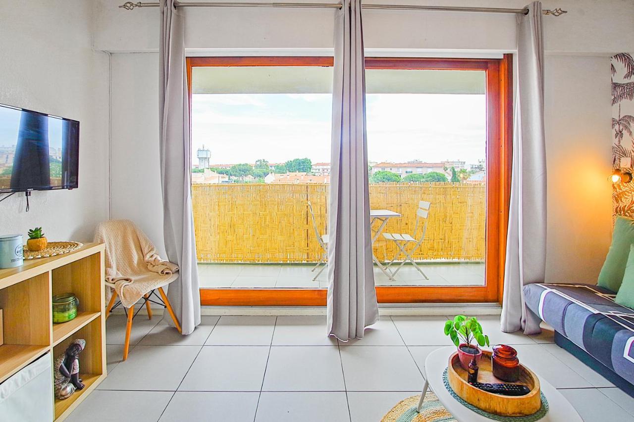 Studio Calme Avec Parking Et Ascenseur -304- 卡内 外观 照片