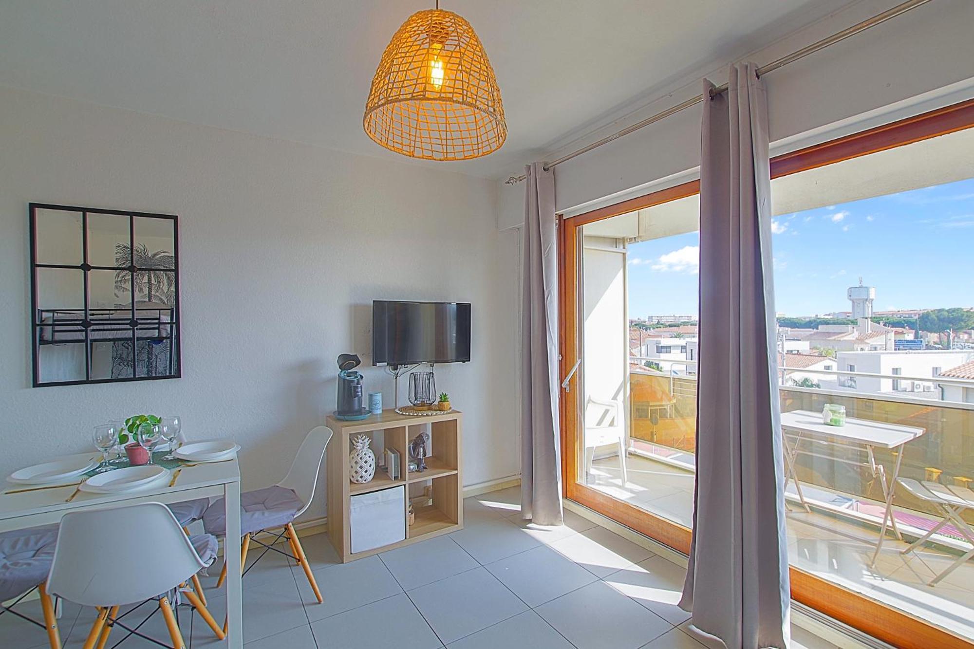 Studio Calme Avec Parking Et Ascenseur -304- 卡内 外观 照片